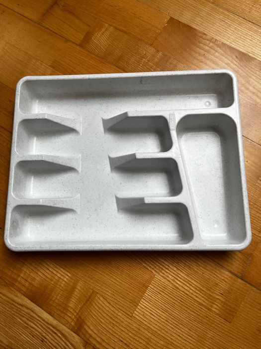 Pojemnik na sztućce