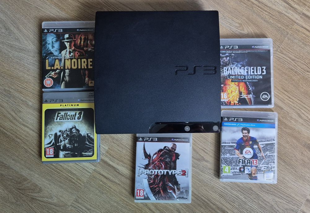PS3 Slim + jogos