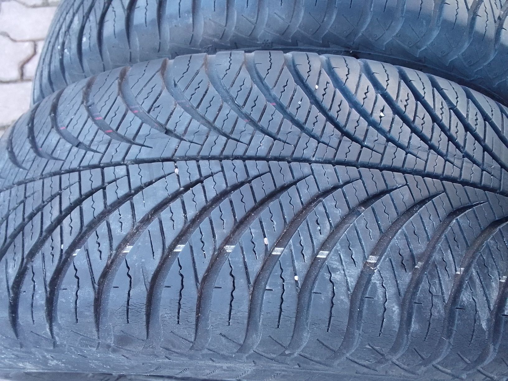 Cena za 2 Opony wielosezonowe 215/60r16 GOODYEAR 2020r 6.5mm