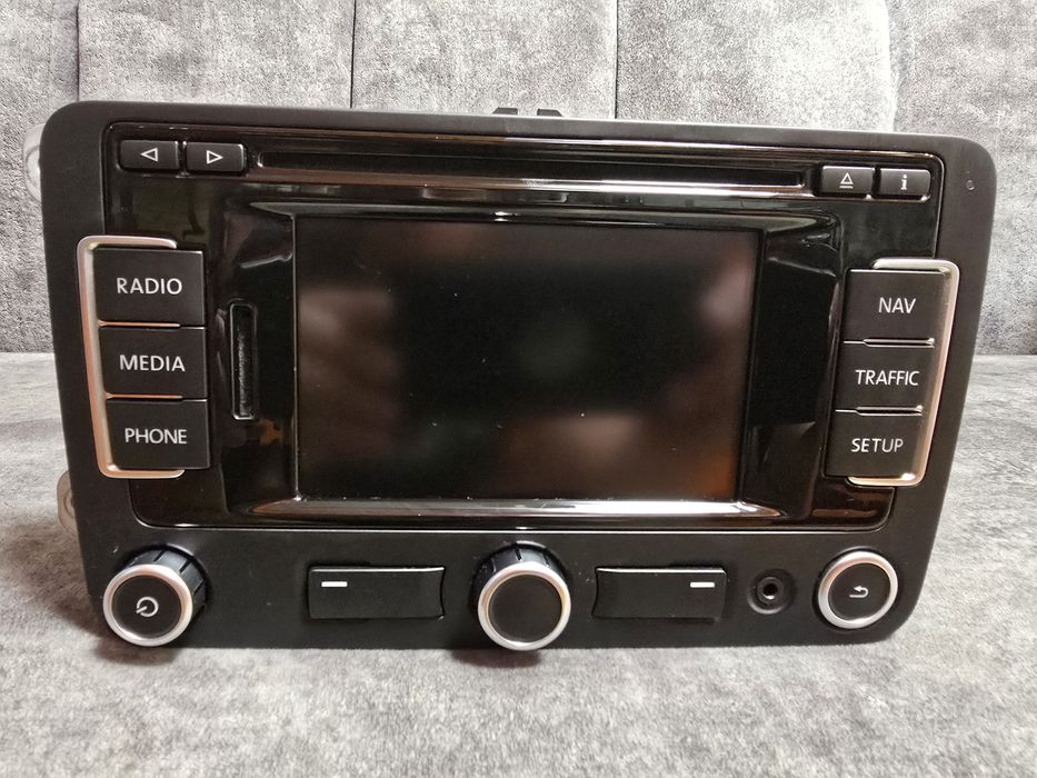 Продам магнітолу на гольф 6