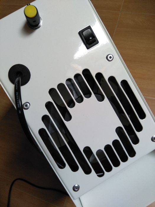 Maquina de limpar sementes de passaros ou para polen.