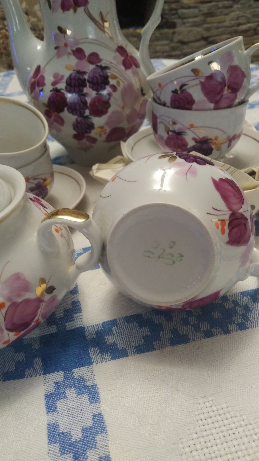 Продам сервиз и вазы