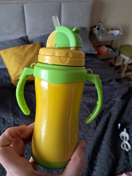 Дитячий термос, поїльник