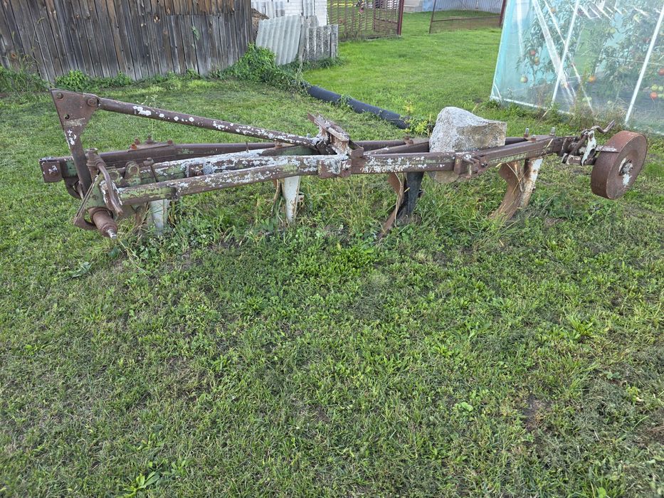 Sprzedam przyczepę Sprzedam pługi