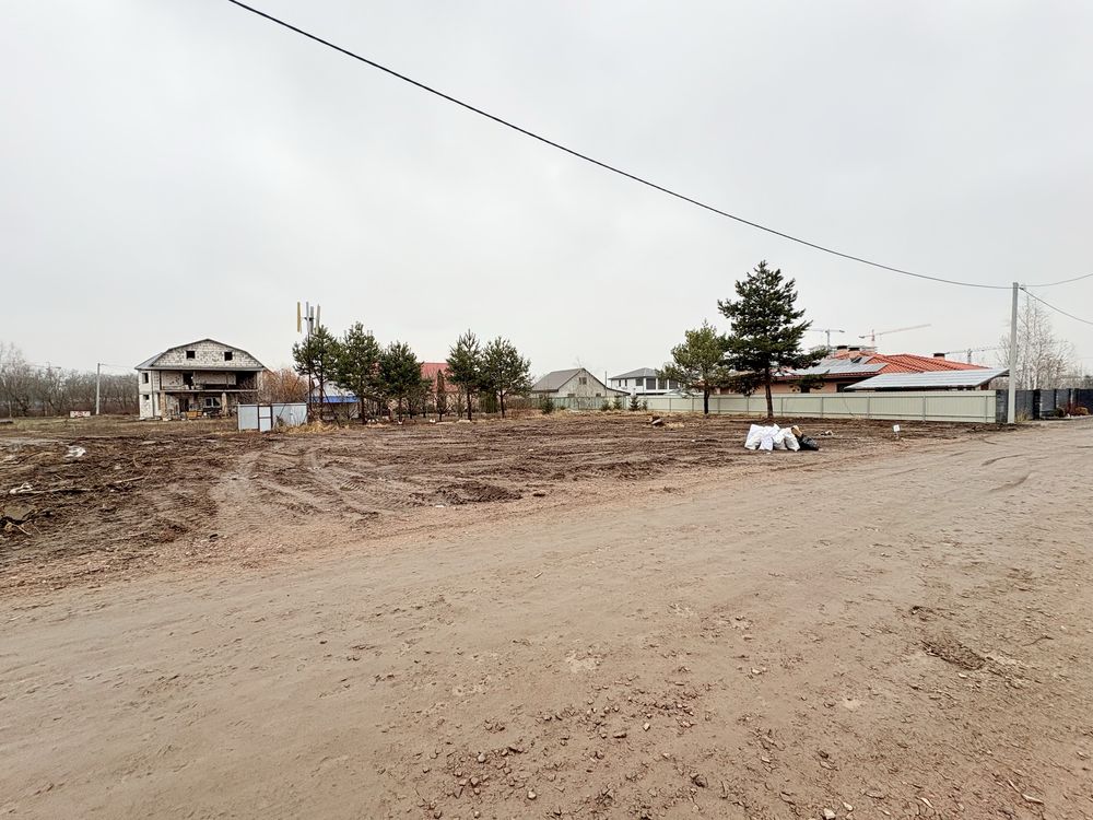 Продам ДІЛЯНКУ 10соток Під Будівництво ГАЗ ЦЕНТ КАНАЛІЗАЦІЯ Крюківщина