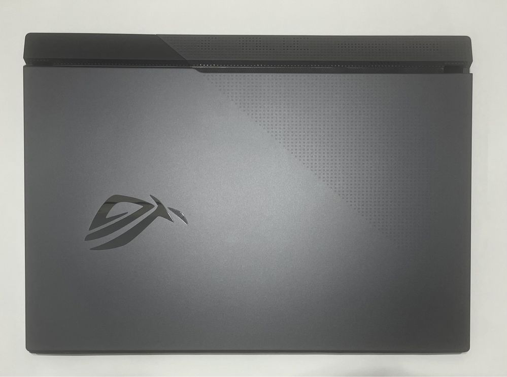 Asus rog strix G17 G713IC HX010