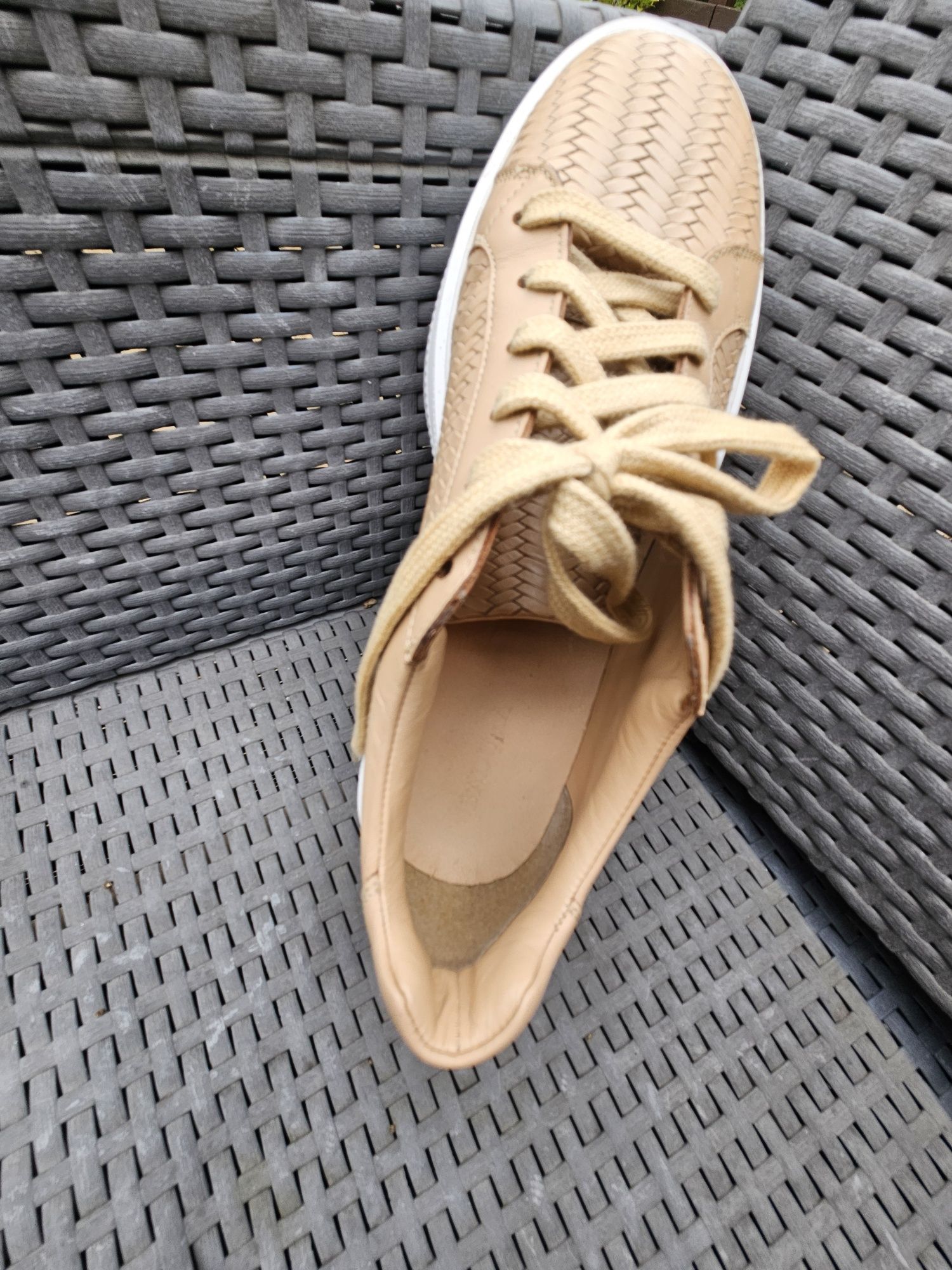 Skórzane sneakersy Badura. Rozmiar 39