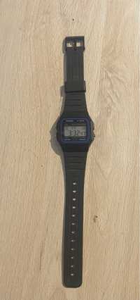 Zegarek casio prawie nowy