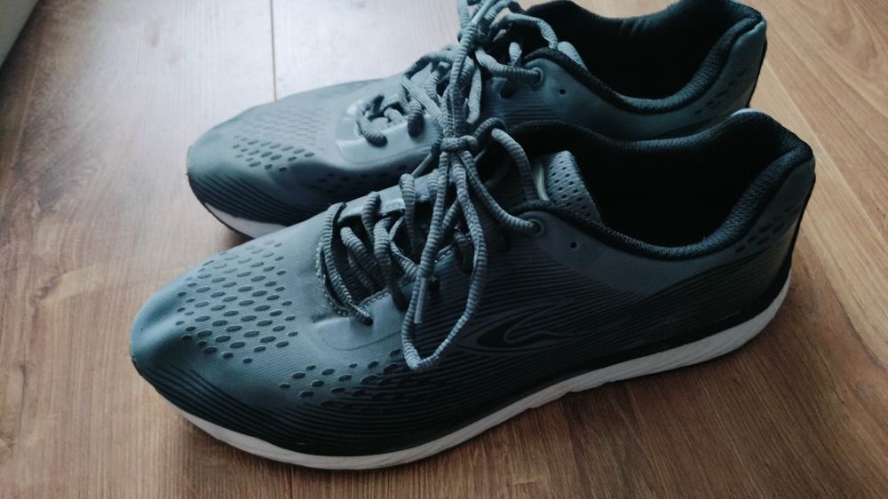 Buty męskie sportowe