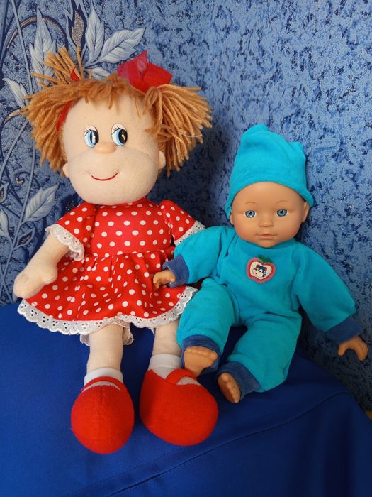 Ляльки лотом і м'які іграшки