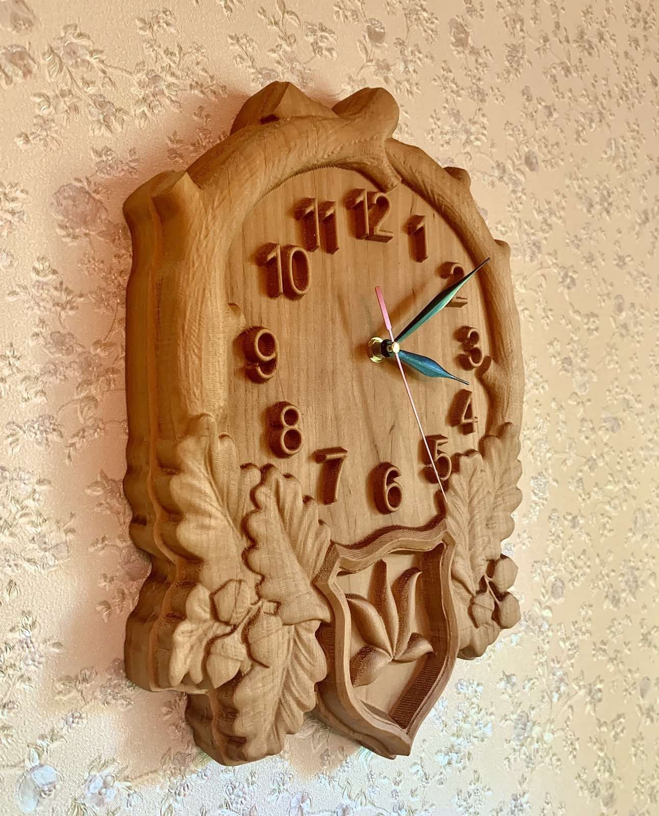 Часы из натурального дерева (ольха)