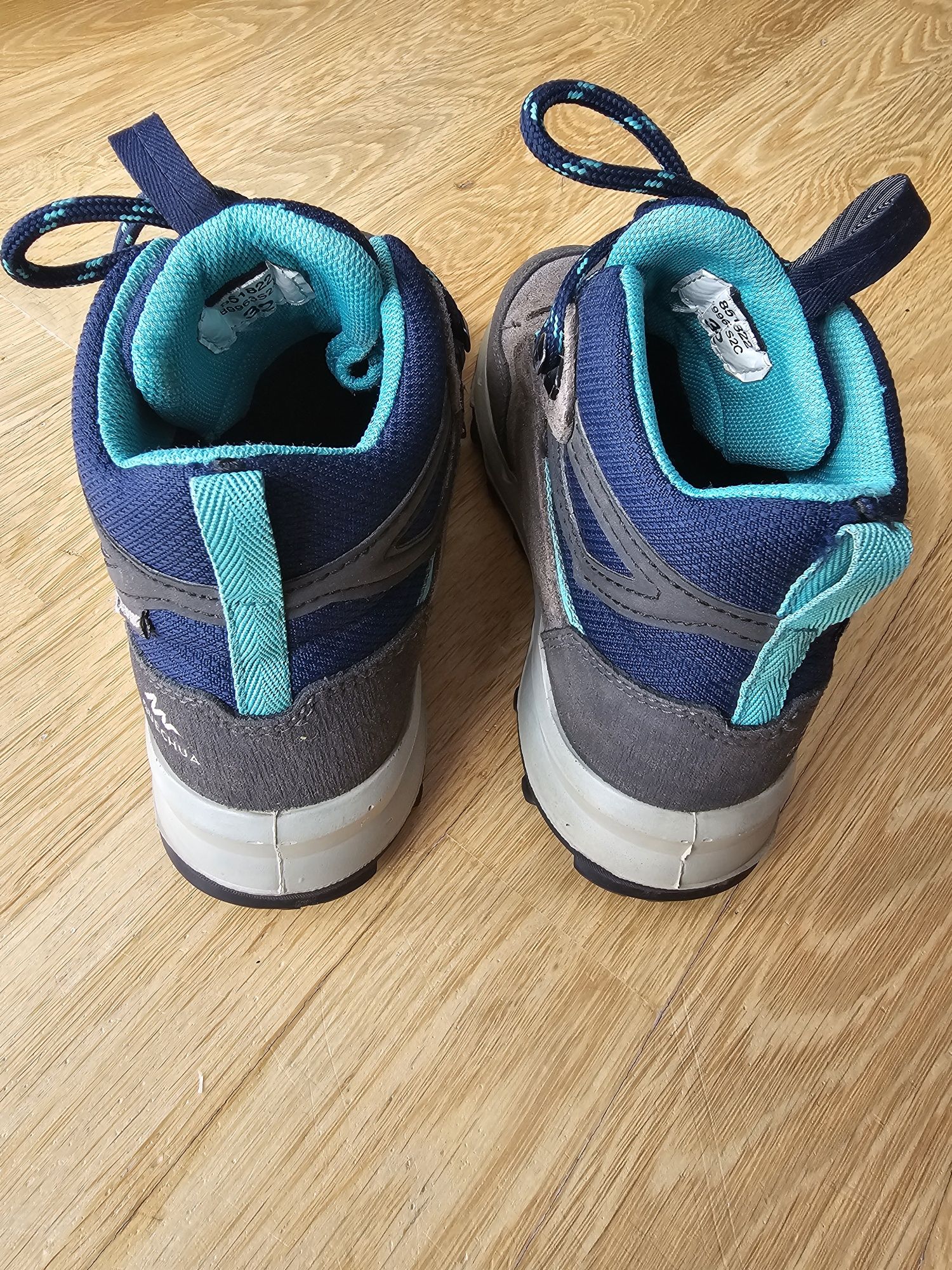 Buty turystyczne górskie dziecięce Quechua r. 32