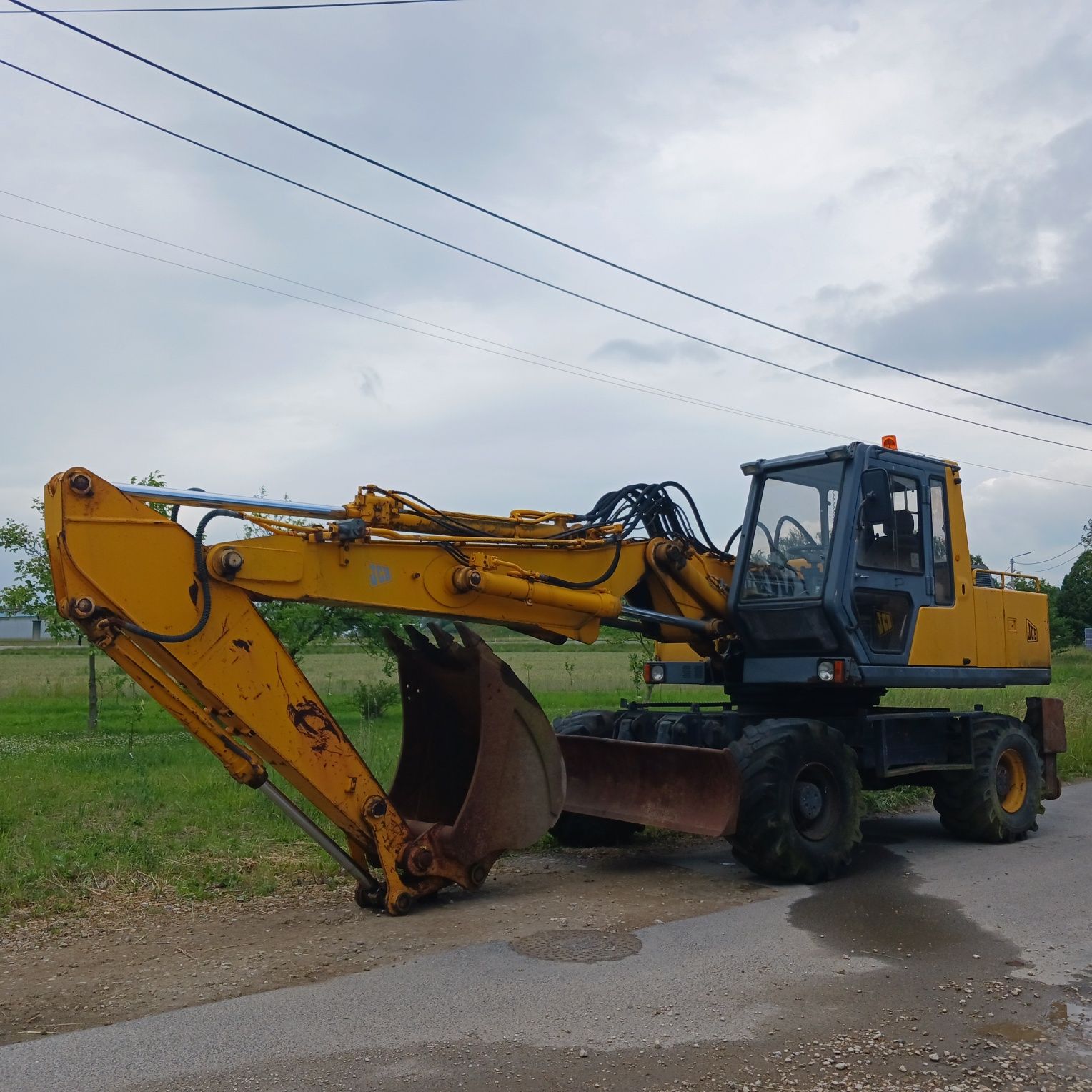 Koparka kołowa JCB JS 150 W