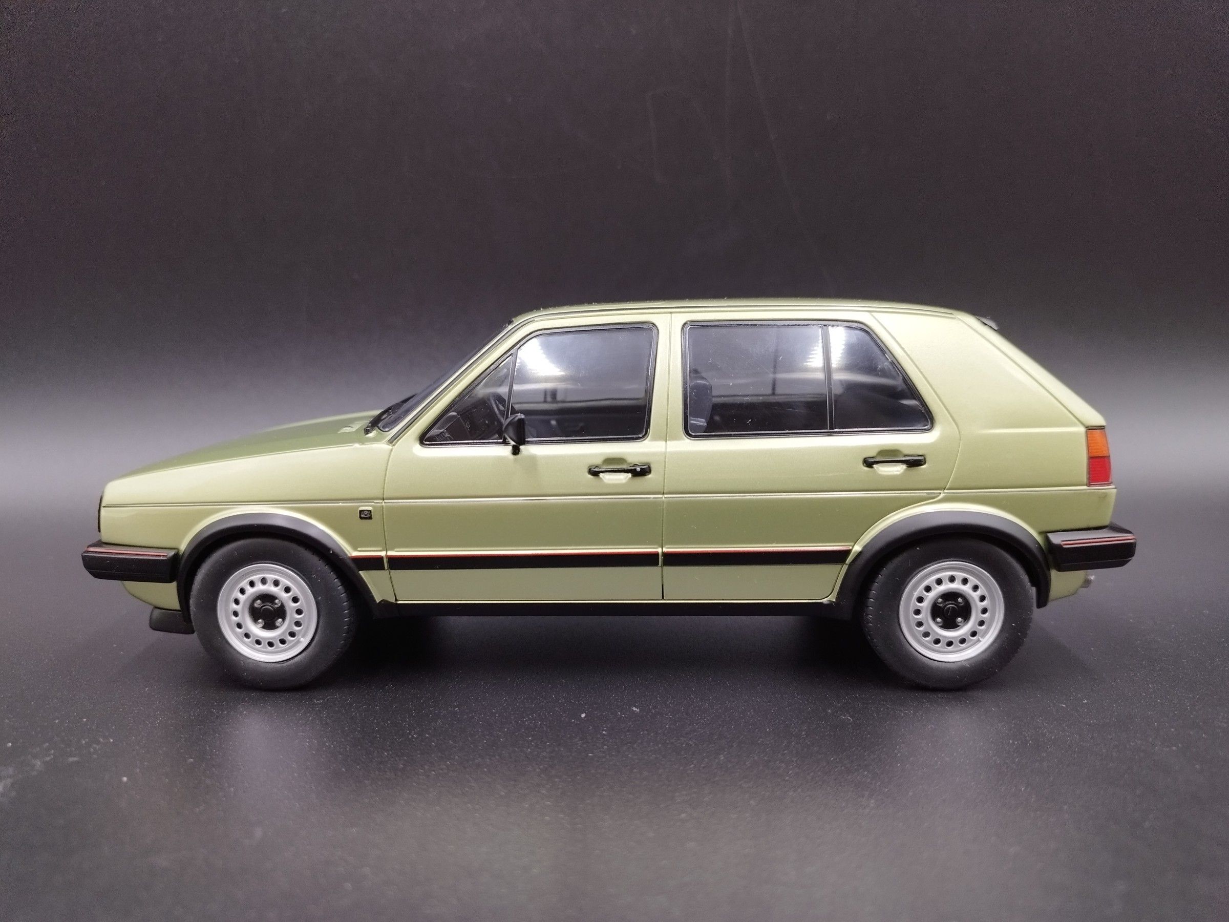 1:18 MCG Volkswagen Golf II GTI model nowy