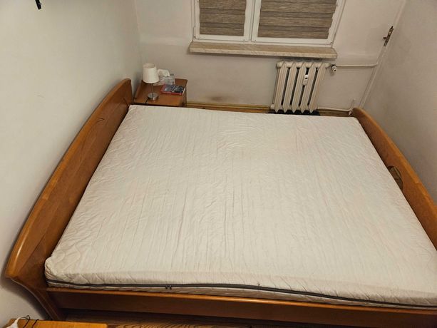 Łóżko drewniane z materacem 160x200