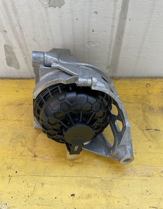 Ліва подушка опора двигуна audi 4M0199377