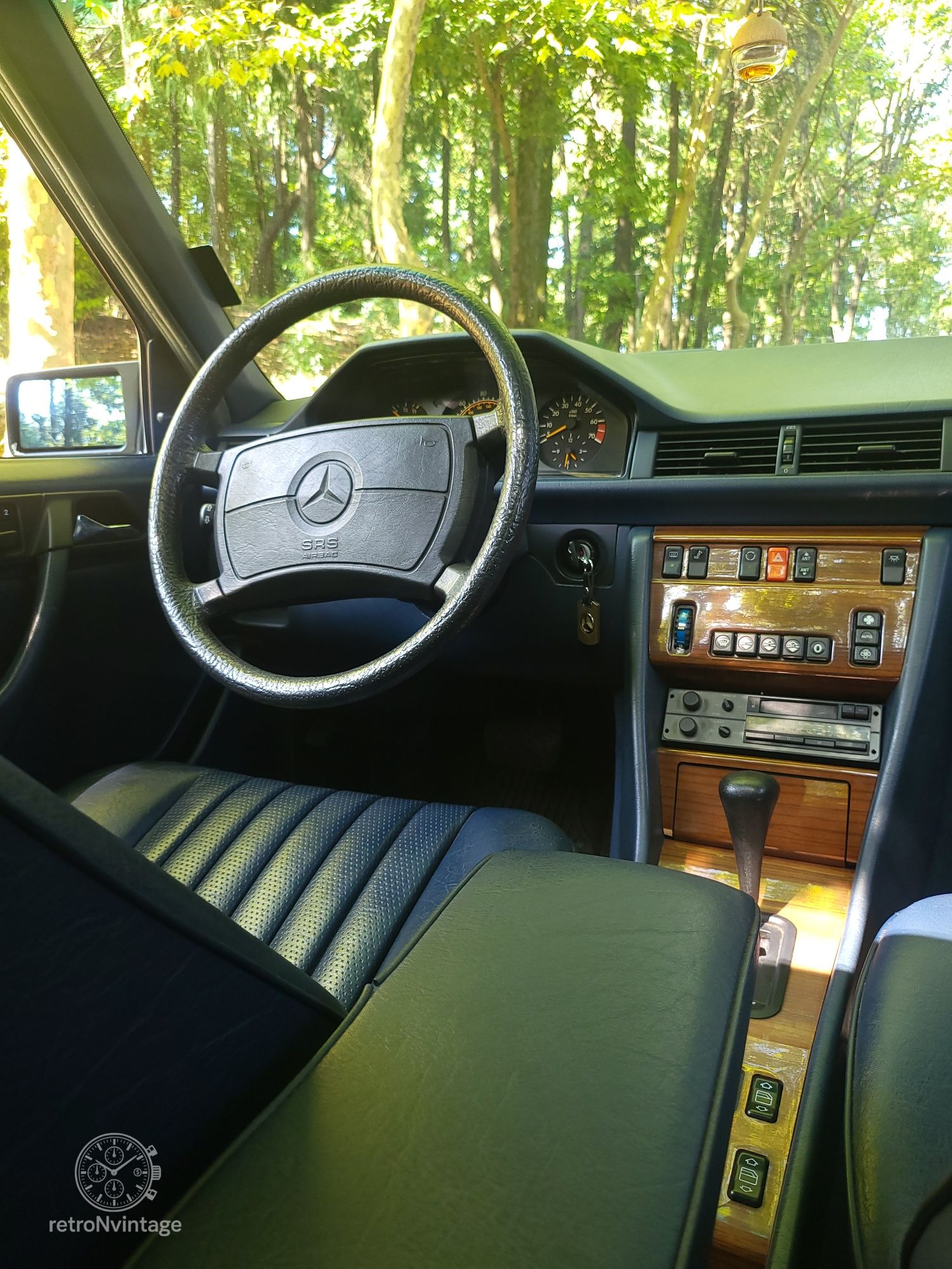 Mercedes-Benz 300 E (W124)