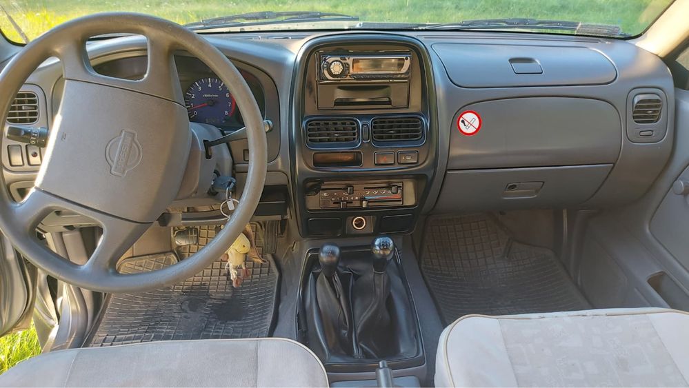 Nissan Pickup 2,4 benzyna+gaz 4x4 rok 2000