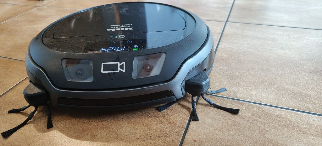 Odkurzacz robot MIELE SCOUT XR 2. Pilot