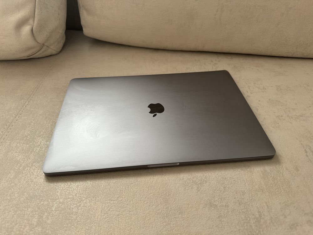 Особистий macbook pro 16 2019 i7/16/1tb