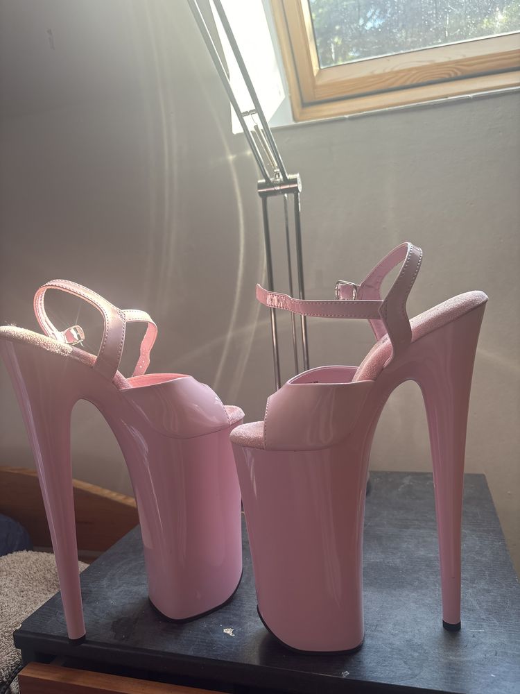 BUTY Pleaser pudrowy róż