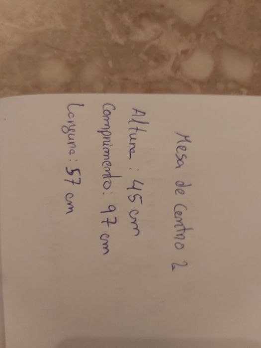 Mesa de centro com mármore