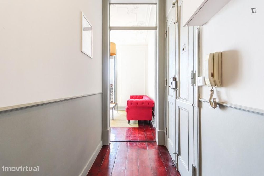 Quarto - localizado em Campo de Ourique Lisbon