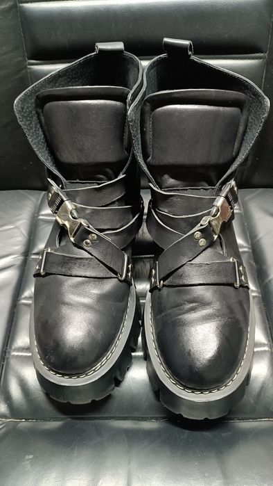 Жіночі черевики.