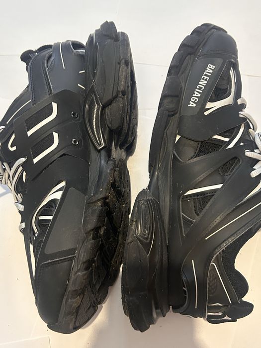 Balenciaga track 1