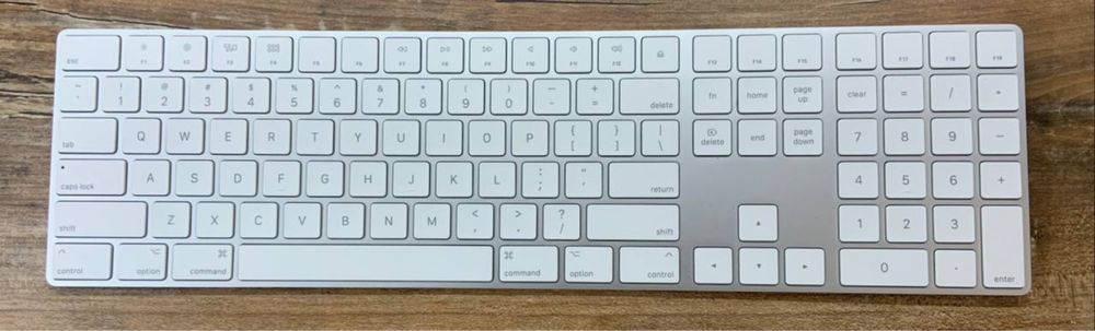 Apple Magic Keyboard w/Numeric Keypad Wireless Rechargable White