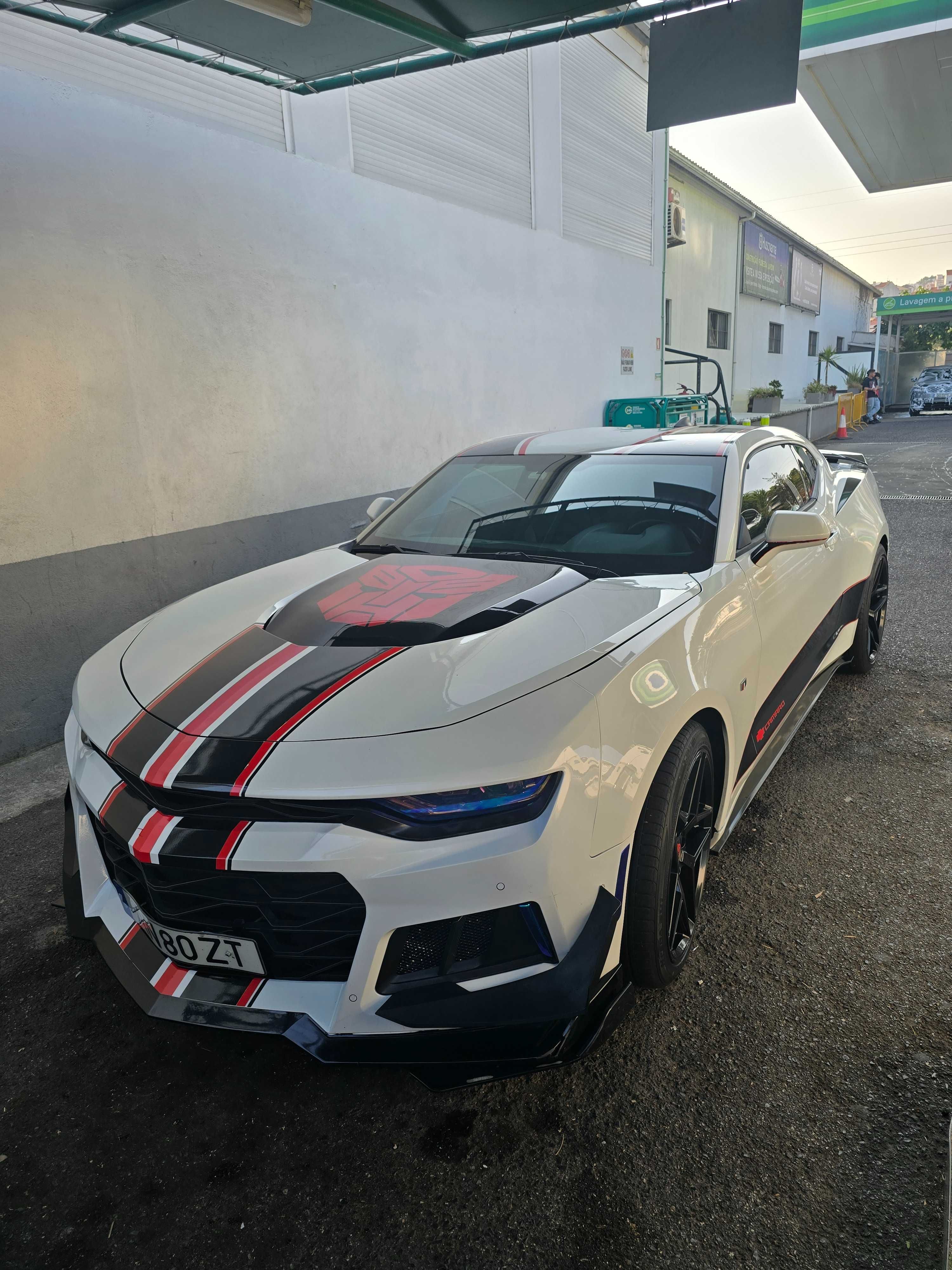 Camaro semi-novo Lindo.