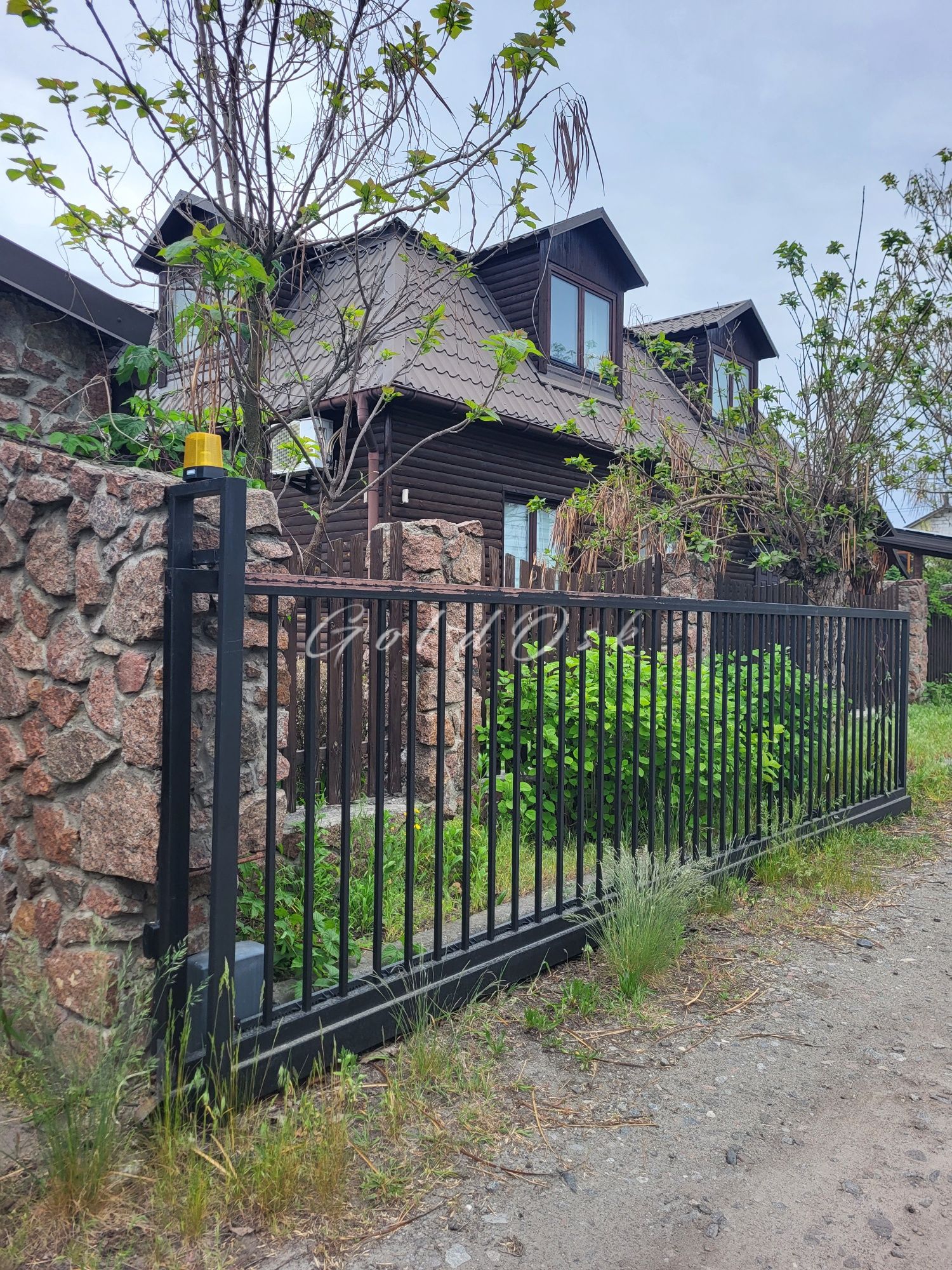 Здам Будинок в котеджному містечку.Поруч Дніпро.Газ.Камін.