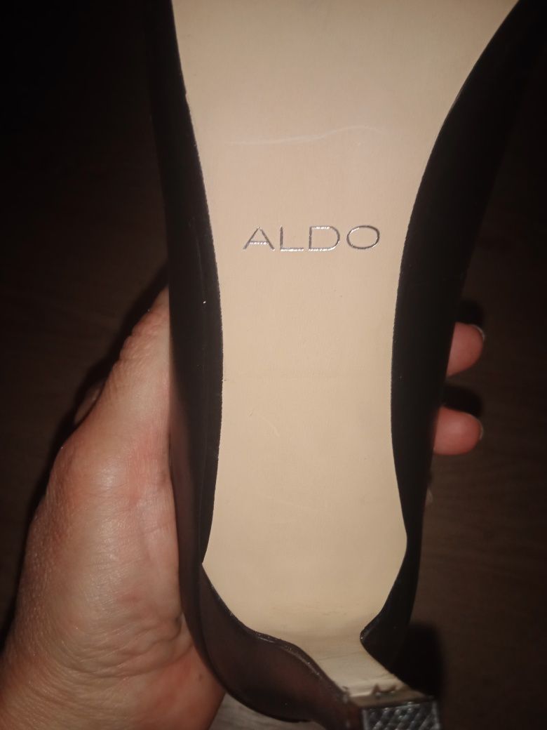 Продам женские туфли канадской фирмы "  ALDO"