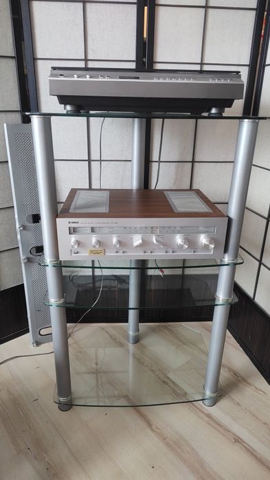 Stolik audio szklany
