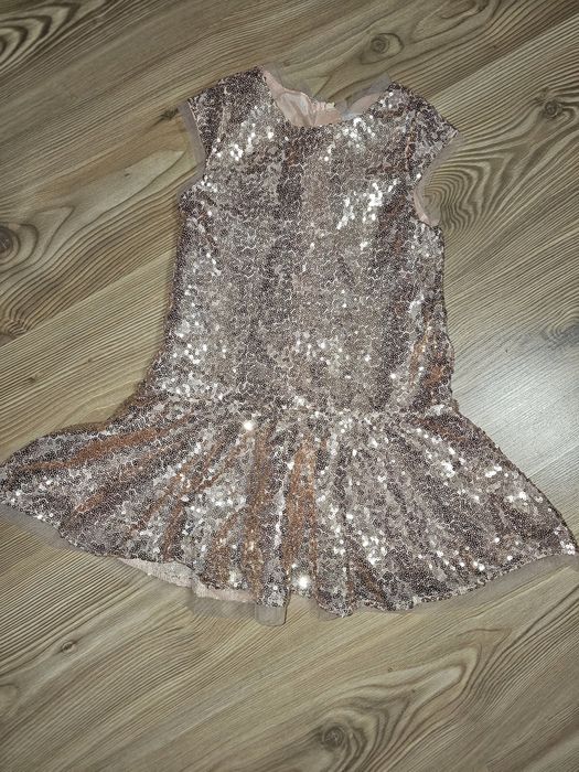 Платье нарядное с паетками для девочки