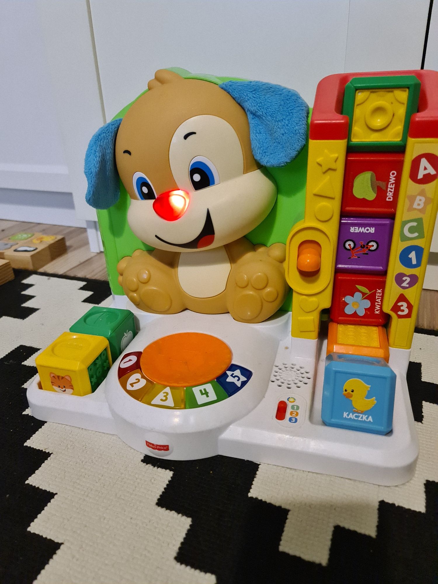 Stacja Fisher Price Szczeniaczek Uczniaczek kostki interaktywne