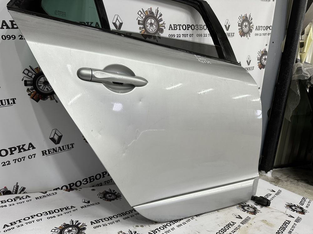 Двері задні праві Renault Megane 3 універсал