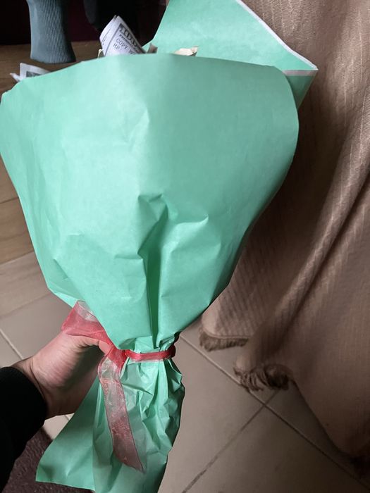 Букетик з фальшивих доларів