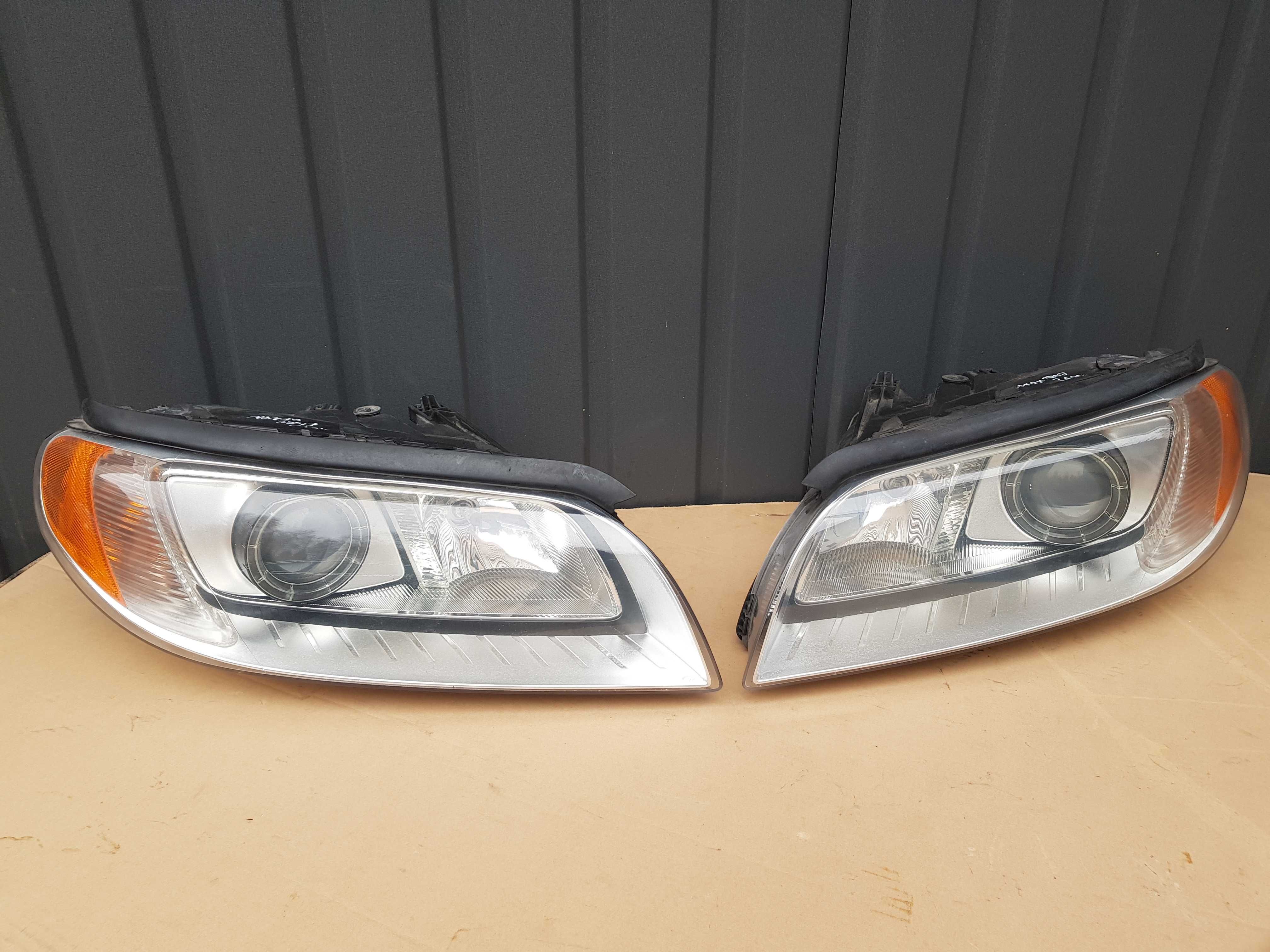 VOLVO S80 V70 XC70 Lampy Przód Xenon EUROPA Komplet Kompletne