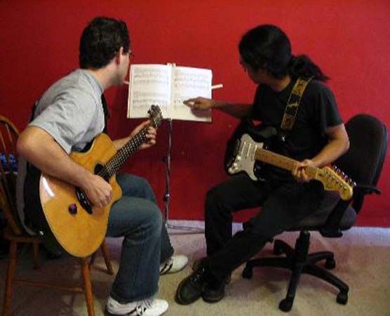 Aula de Guitarra ao domicilio/Aulas de Inst. de Cordas/Aula de Música