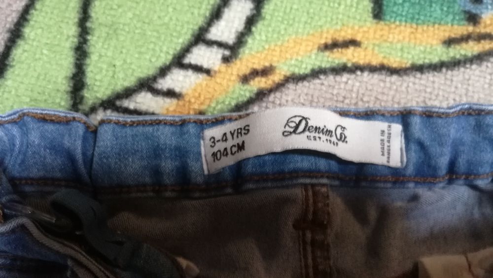 Roupas de criança 3/4 anos