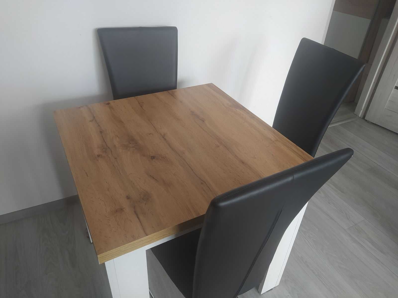 Stół Marksel  i 3 krzesła  (do salonu)