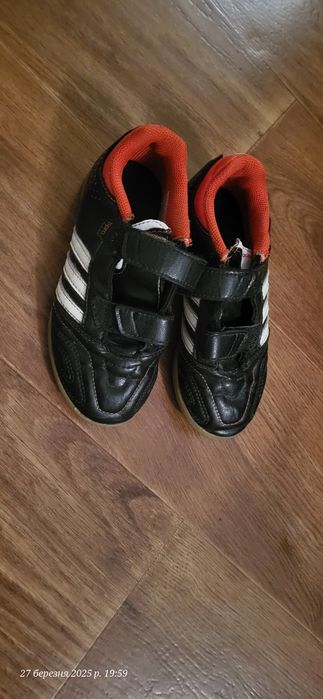 Футзалки кросівки adidas 30р