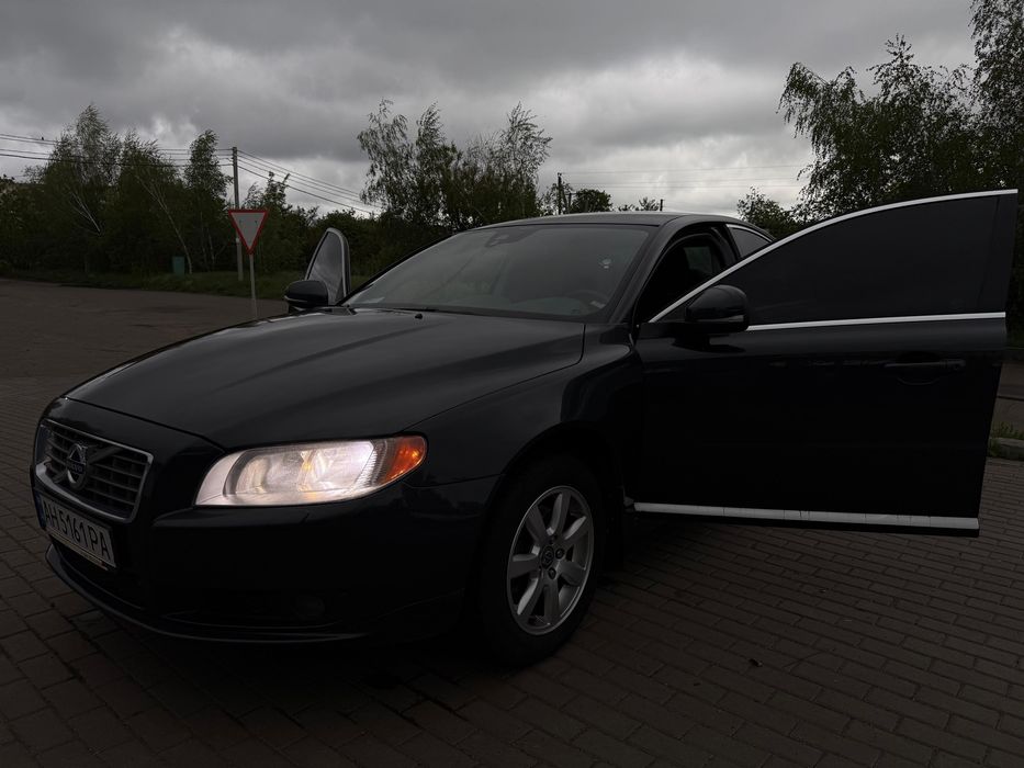 Надійний Volvo S80