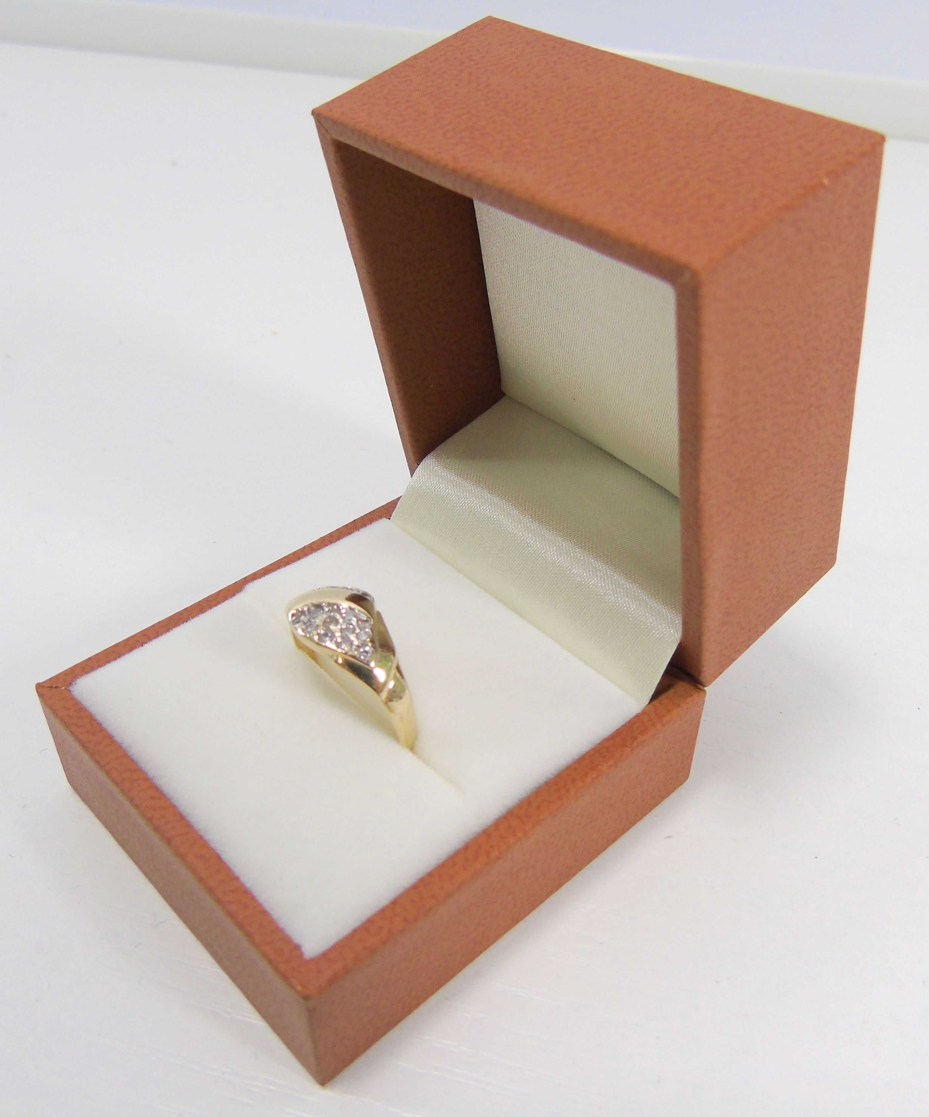 Złoty pierścionek PR.585 R.14 Lombard Żuromin Loombard