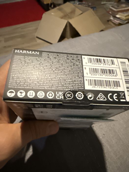 Навушники JBL TUNE235NC нові в упаковці.