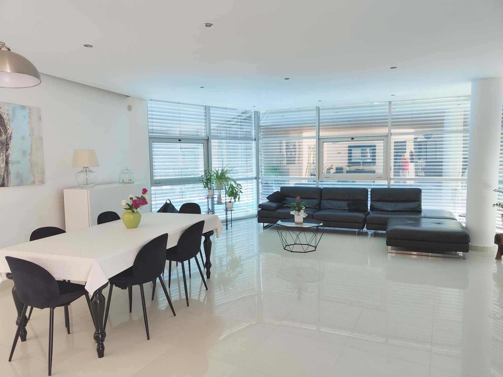 Vila Moderna 4 quartos/ piscina Privativa