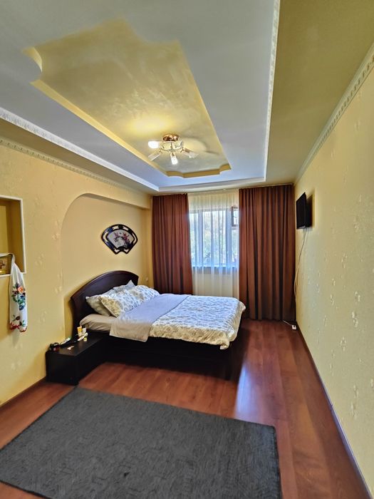 Продається двоповерховий будинок у місті васильків