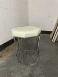 Taboret skorzany biały