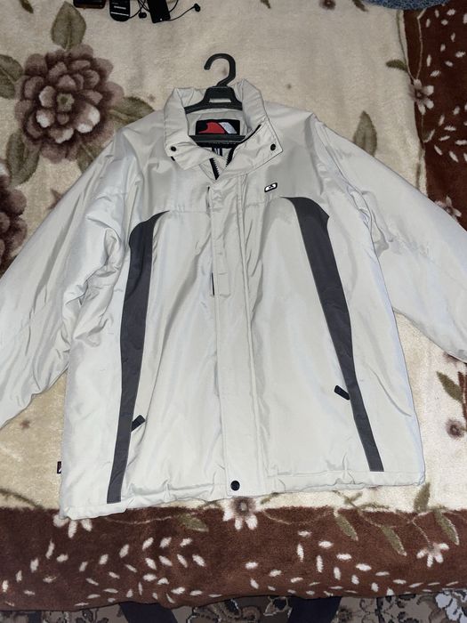 Куртка чоловіча біла